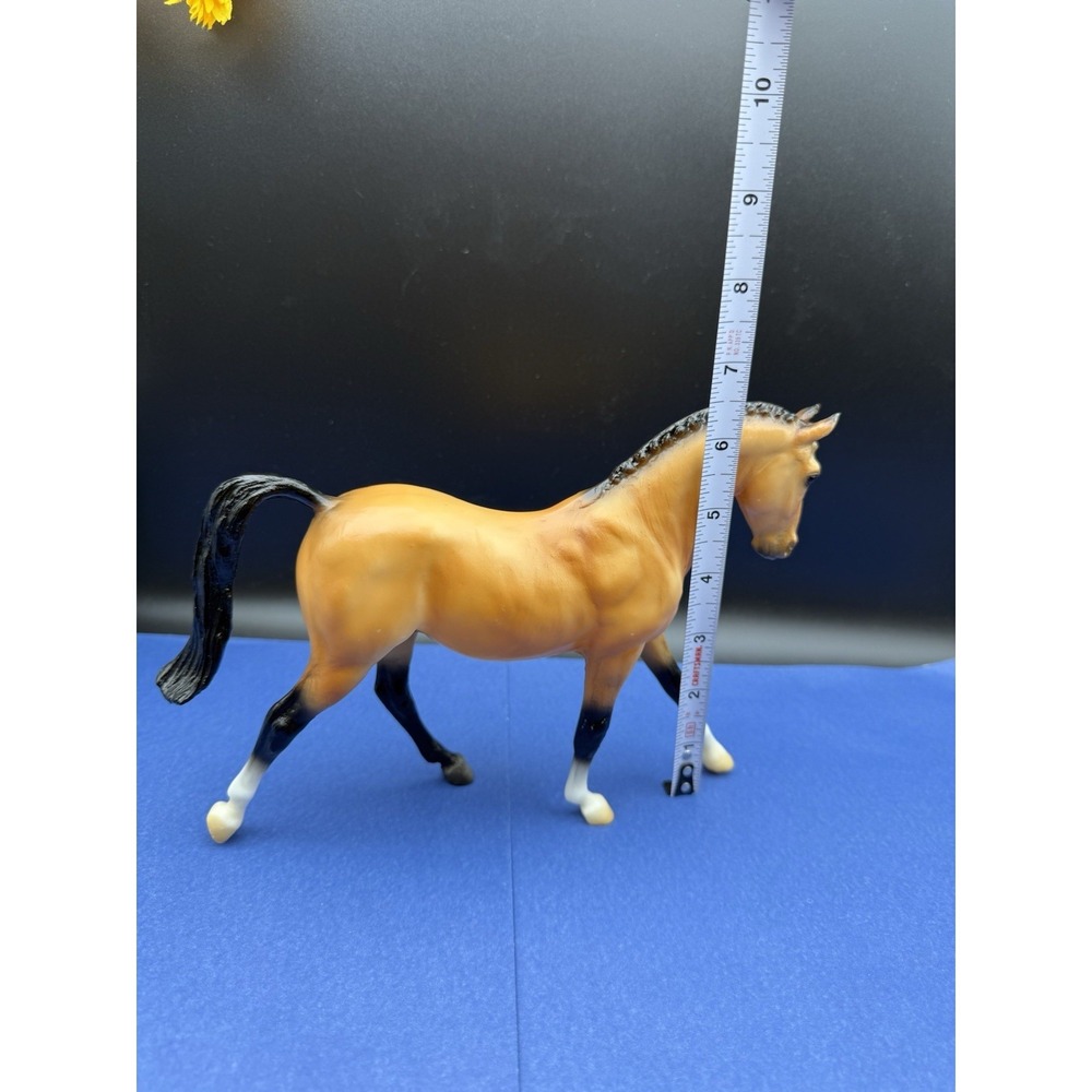 Breyer Horse #953 BUCKSKIN HANOVERIAN FREEDOM SERIES 1:12 SCALE 2019 - Picture 9 of 15